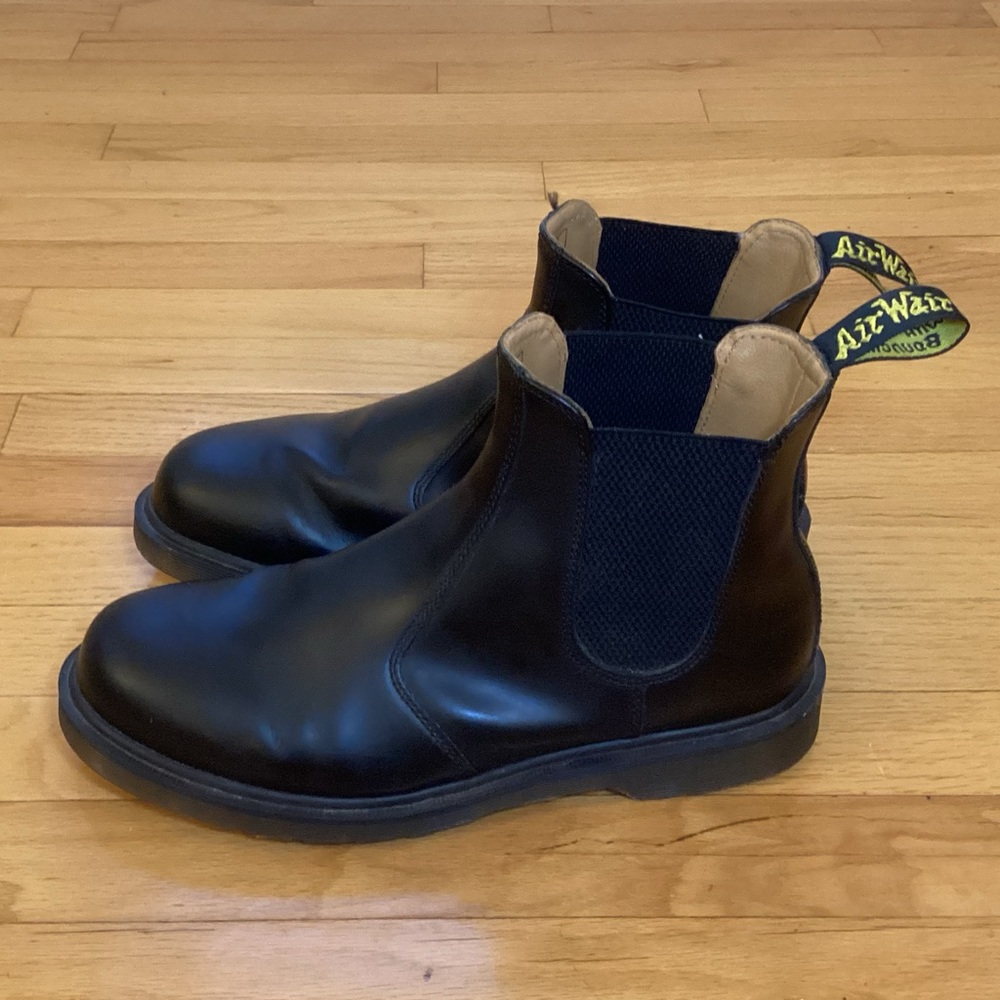 Dr. Martens 2976 Black Leather Chelsea Boots Size 10